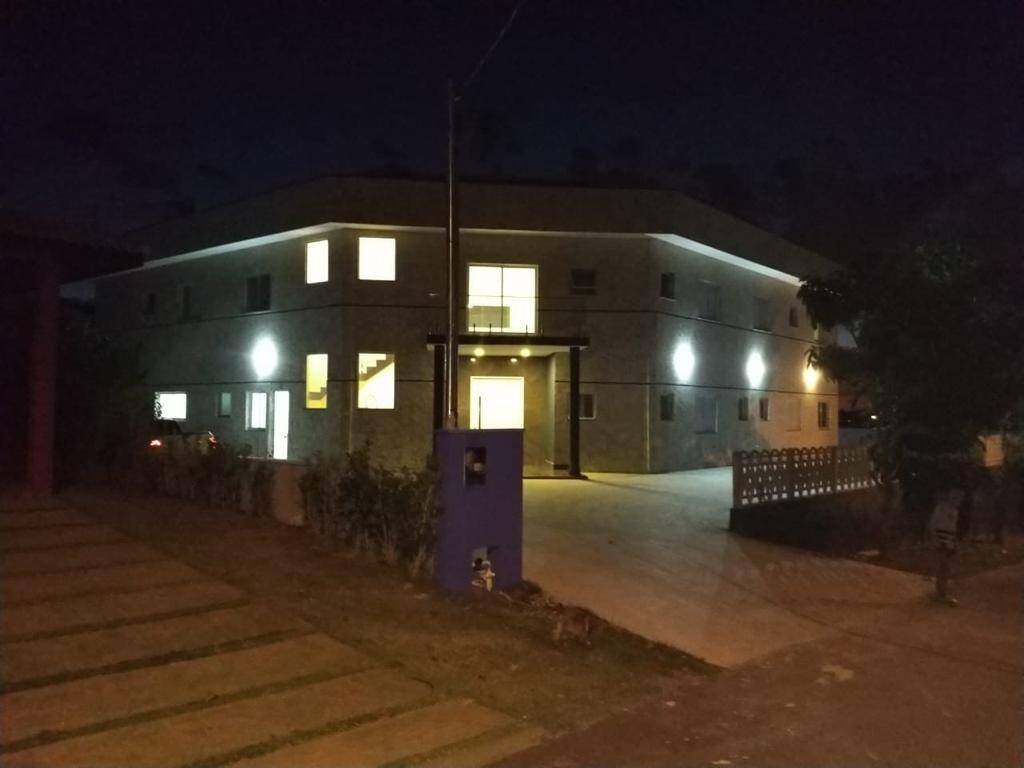 Casa à venda com 9 quartos, 800m² - Foto 2